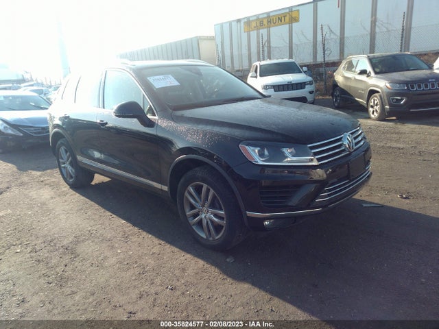 2016 Volkswagen Touareg, VIN: WVGEF9BP9GD004971
