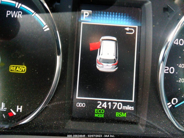 2017 Toyota RAV4, VIN: JTMRJREV3HD089905