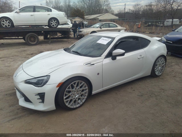 2017 Toyota 86, VIN: JF1ZNAA1XH8702836