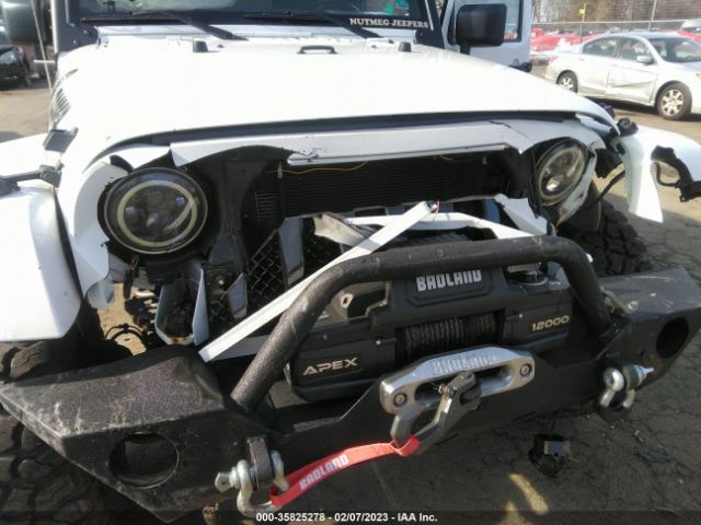 1C4AJWBG5FL524458 Jeep Wrangler Sahara