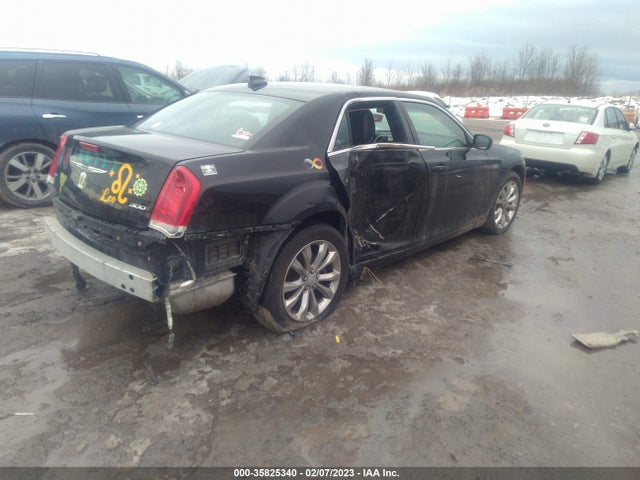 2015 Chrysler 300, VIN: 2C3CCARG7FH923479