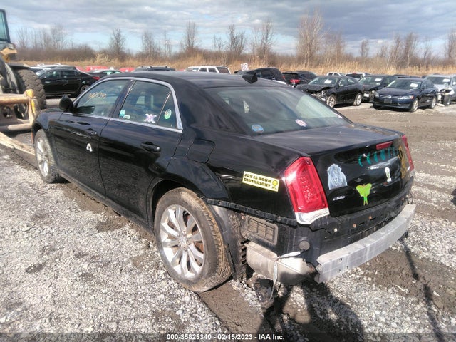 2015 Chrysler 300, VIN: 2C3CCARG7FH923479