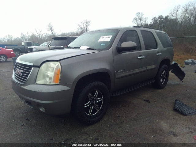 2008 GMC YUKON SLE W/3SB VIN: 1GKFC13068J101282