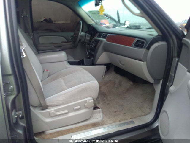 2008 GMC YUKON SLE W/3SB VIN: 1GKFC13068J101282