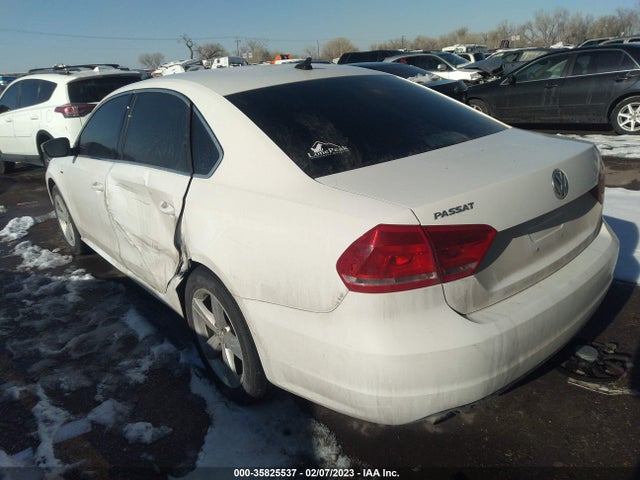 2015 Volkswagen Passat, VIN: 1VWAS7A35FC101085