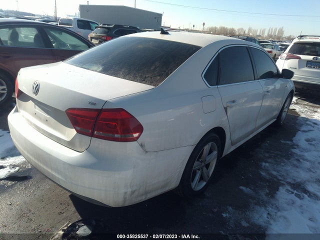 2015 Volkswagen Passat, VIN: 1VWAS7A35FC101085