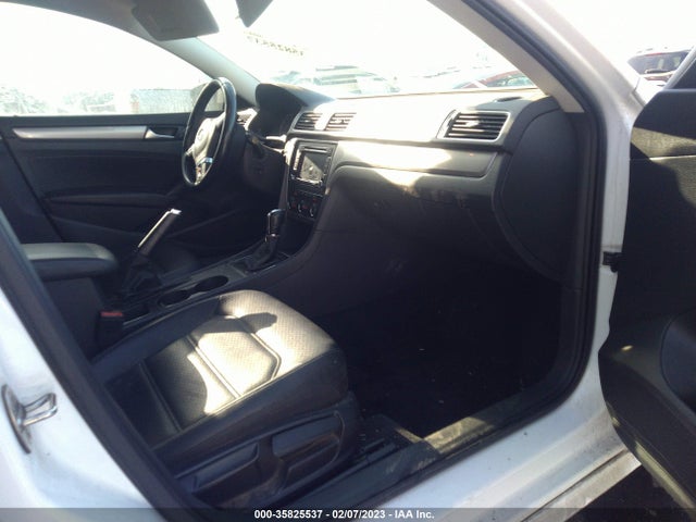 2015 Volkswagen Passat, VIN: 1VWAS7A35FC101085