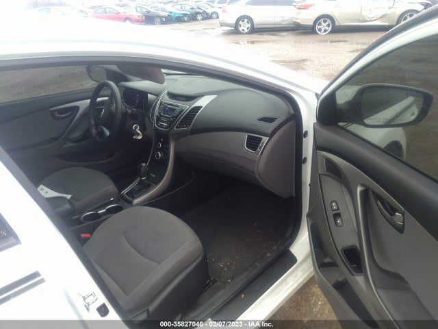 2015 Hyundai Elantra, VIN: 5NPDH4AE2FH584392