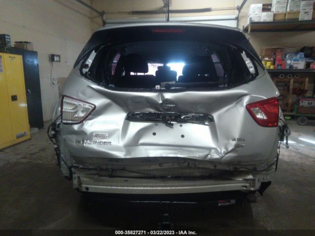 5N1DR2MM2JC632929 Nissan Pathfinder Sv