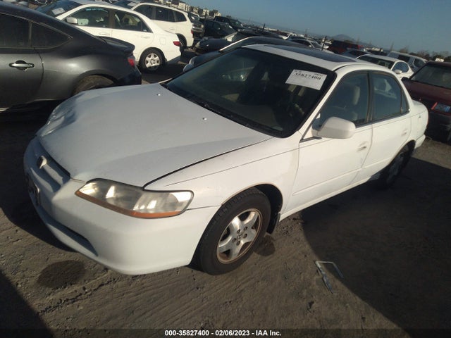 2000 HONDA ACCORD SDN EX W/LEATHER VIN: 1HGCG1652YA098408