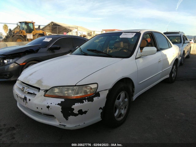 2000 HONDA ACCORD SDN EX W/LEATHER VIN: 1HGCG1657YA094869