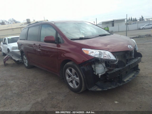 Toyota SIENNA LE 2017 5TDKZ3DC9HS879429 Image 1