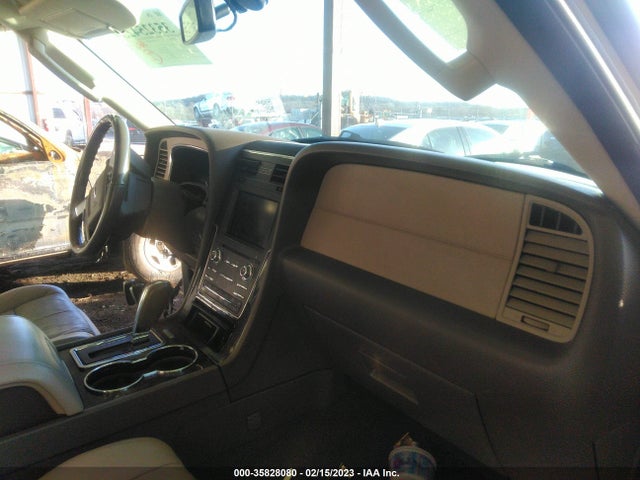 2015 Lincoln Navigator, VIN: 5LMJJ2HT7FEJ11161