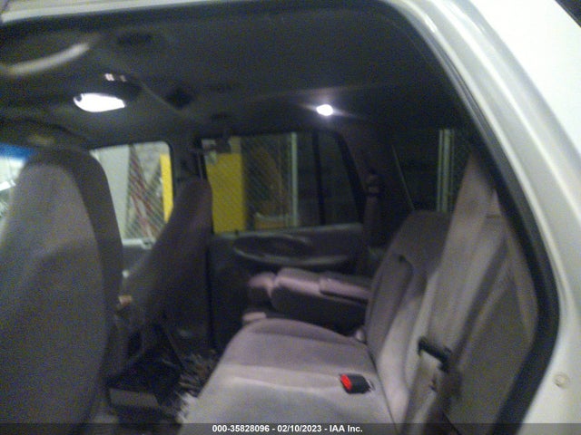 2000 FORD EXPEDITION XLT VIN: 1FMPU16L5YLB28900