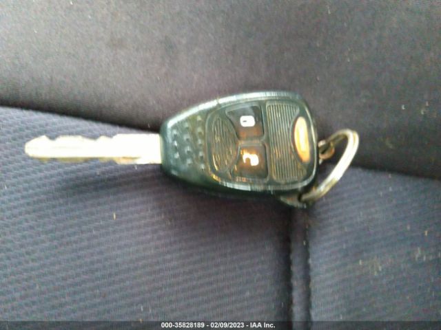 1B3HB28B98D502302 Dodge CALIBER SE