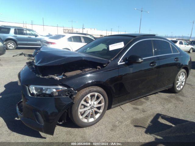 WDD3G4EB3KW028116 Mercedes-Benz A-class A 220