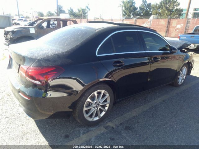 WDD3G4EB3KW028116 Mercedes-Benz A-class A 220