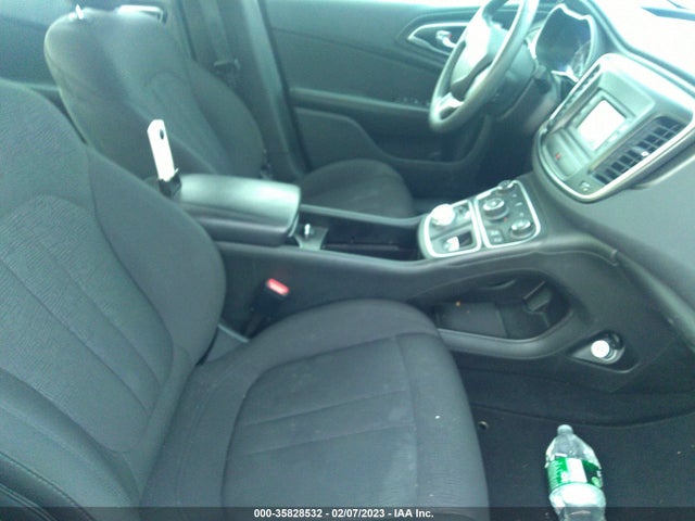 Chrysler 200 Limited 2015 1C3CCCAB7FN700992 Image 5