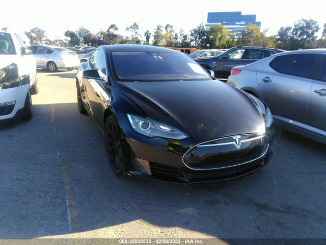 2015 Tesla Model S, VIN: 5YJSA1E16FF112924