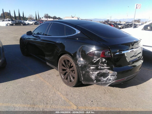 2015 Tesla Model S, VIN: 5YJSA1E16FF112924