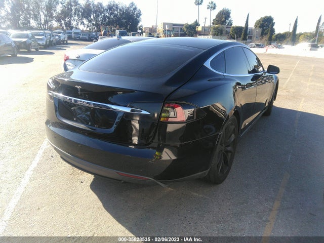 2015 Tesla Model S, VIN: 5YJSA1E16FF112924