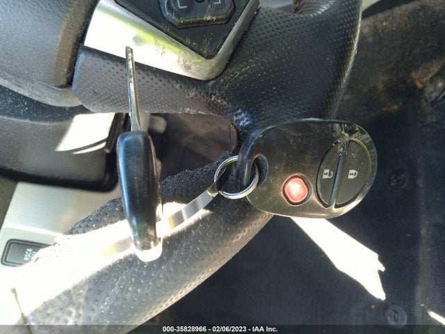 2015 TOYOTA TACOMA VIN: 3TMLU4ENXFM184480