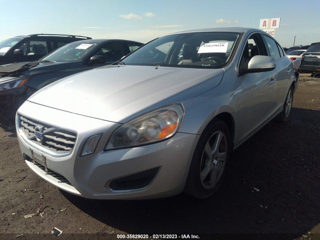 Volvo S60 2012 YV1622FS4C2122307 Image 2
