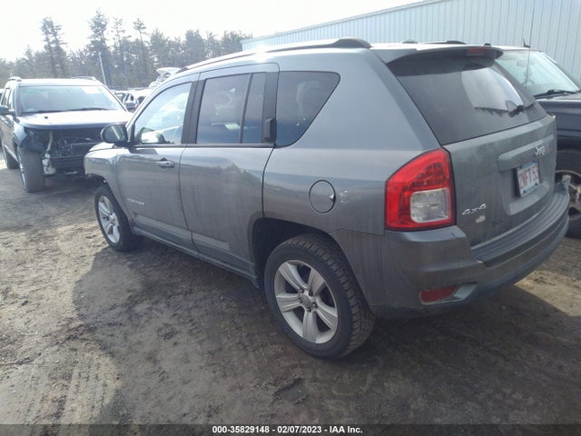 1J4NF1FBXBD244697 Jeep Compass Latitude