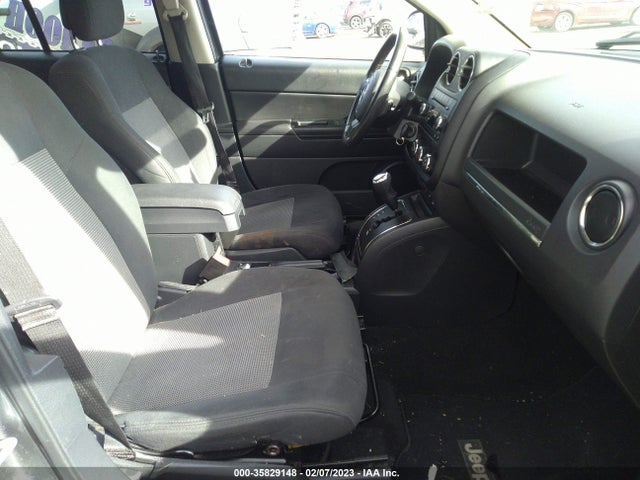 1J4NF1FBXBD244697 Jeep Compass Latitude