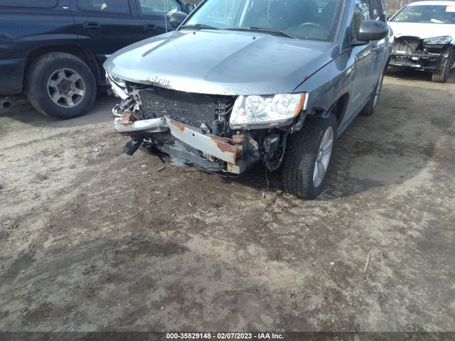 1J4NF1FBXBD244697 Jeep Compass Latitude