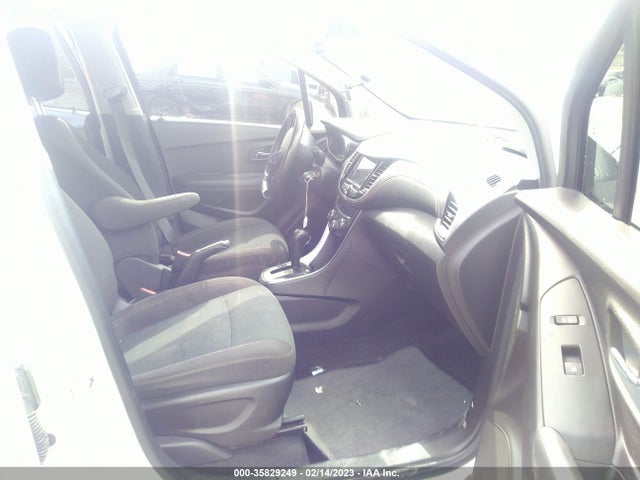 Chevrolet TRAX LS 2018 KL7CJKSB3JB721517 Image 5