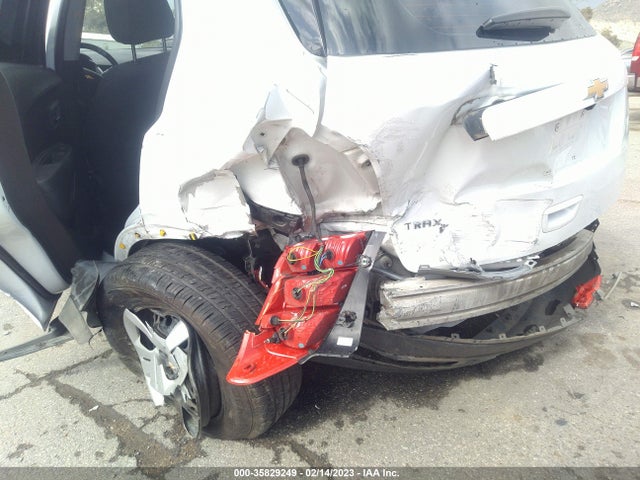 Chevrolet TRAX LS 2018 KL7CJKSB3JB721517 Image 6