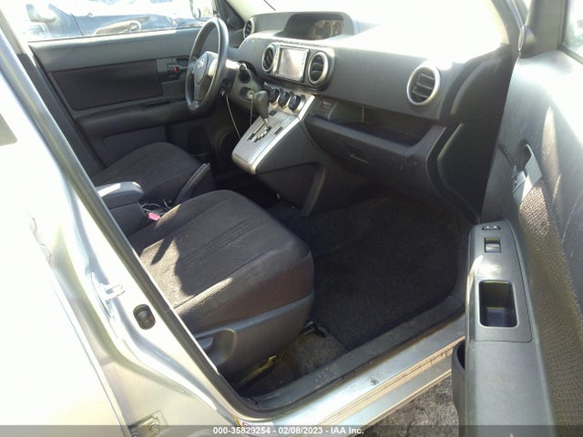 2008 SCION XB VIN: JTLKE50EX81013318