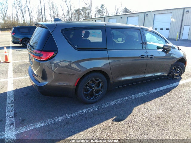 2022 Chrysler Pacifica Hybrid, VIN: 2C4RC1L77NR127385