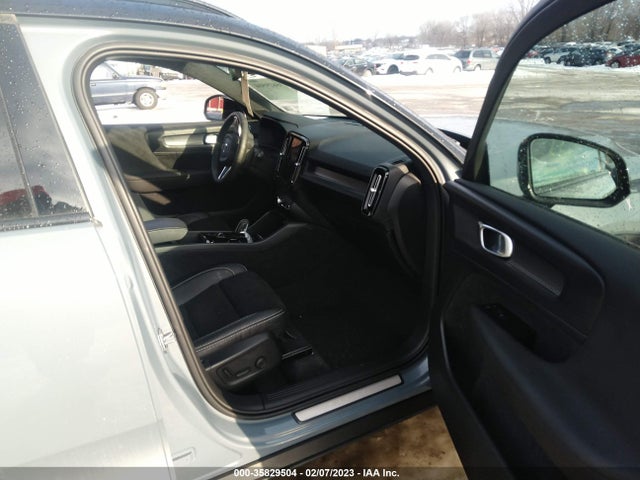 2021 Volvo XC40, VIN: YV4162UM0M2487459