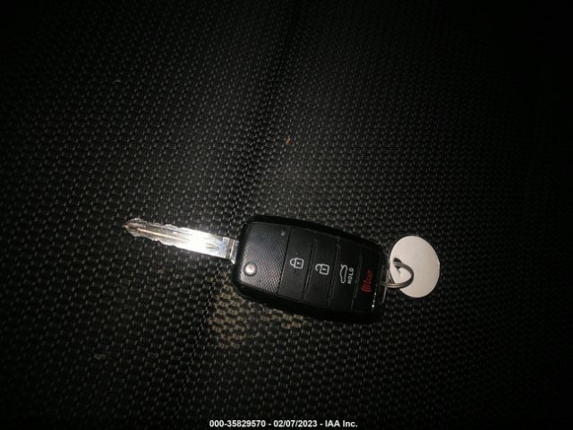 3KPFK4A7XHE054027 KIA FORTE LX