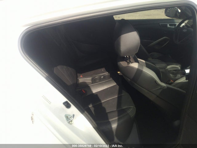 2016 Hyundai Veloster, VIN: KMHTC6AE8GU272991