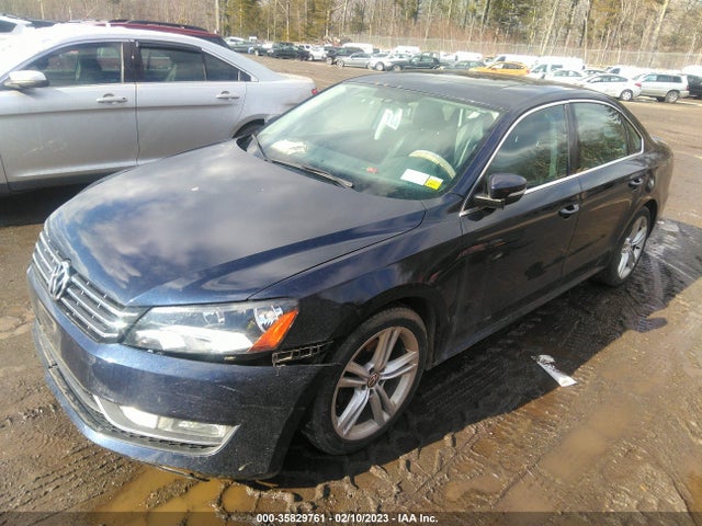 1VWBM7A3XDC012933 Volkswagen Passat Se W/sunroof