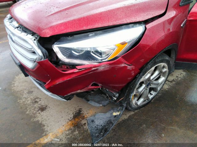 1FMCU0J92KUA04749 Ford Escape Titanium