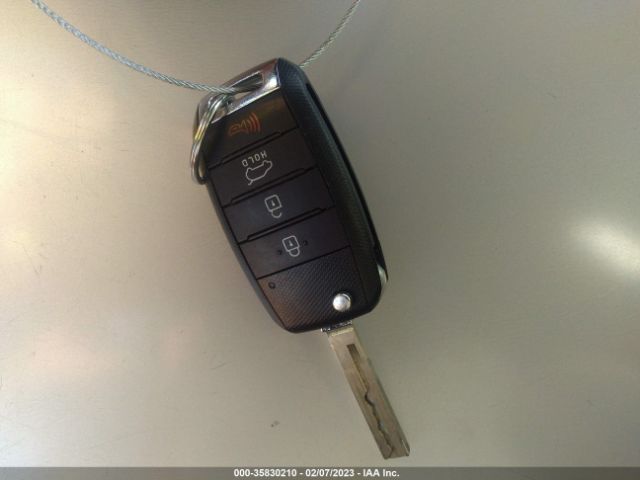 5XYPG4A35LG688585 KIA SORENTO LX