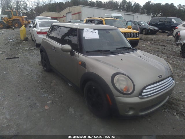 2009 MINI COOPER WMWMF33569TW75014 Photo 0