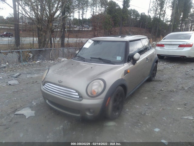 2009 MINI COOPER WMWMF33569TW75014 Photo 1