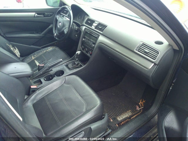 1VWAS7A32EC052460 Volkswagen Passat Wolfsburg Ed