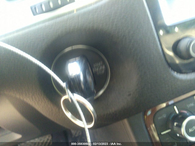 Volkswagen Touareg Lux 2012 WVGFK9BP1CD003159 Image 3