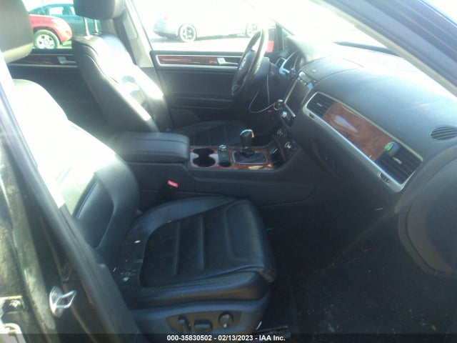 Volkswagen Touareg Lux 2012 WVGFK9BP1CD003159 Image 6