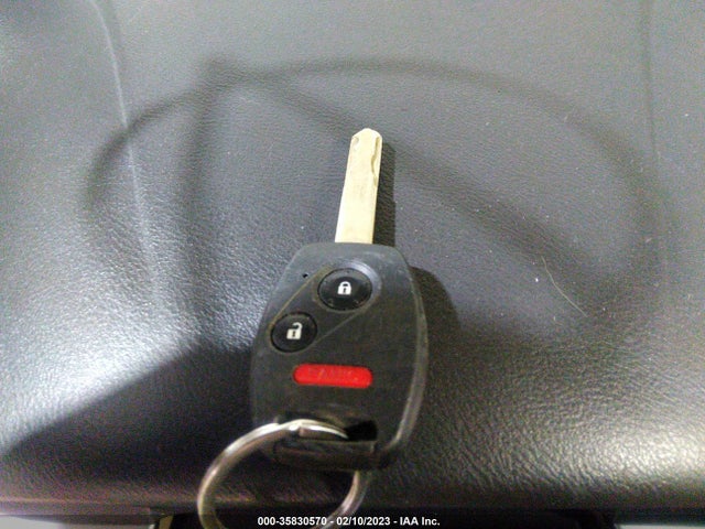 2008 HONDA ODYSSEY LX VIN: 5FNRL38228B114021