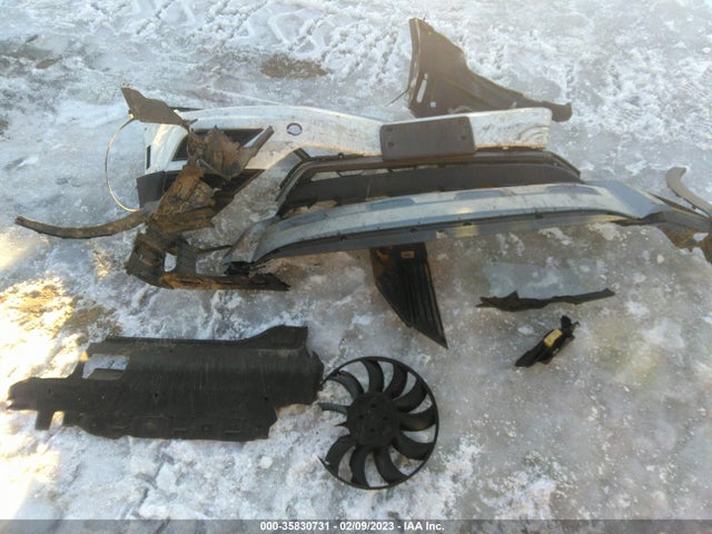 3VV2B7AXXJM095562 Volkswagen Tiguan Sel/se