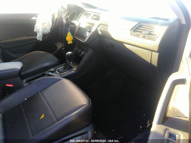 3VV2B7AXXJM095562 Volkswagen Tiguan Sel/se
