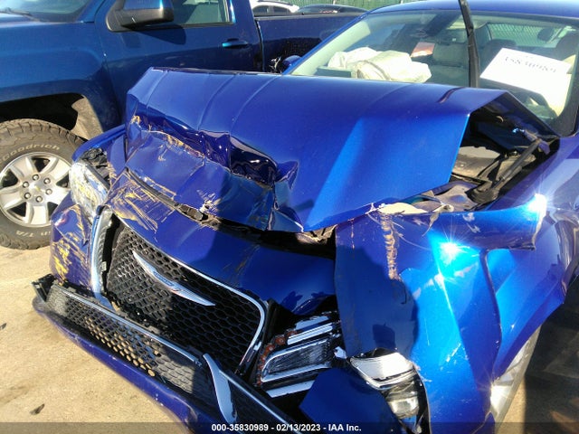 2C3CCARG8JH165791 Chrysler 300 Touring
