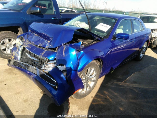 2C3CCARG8JH165791 Chrysler 300 Touring
